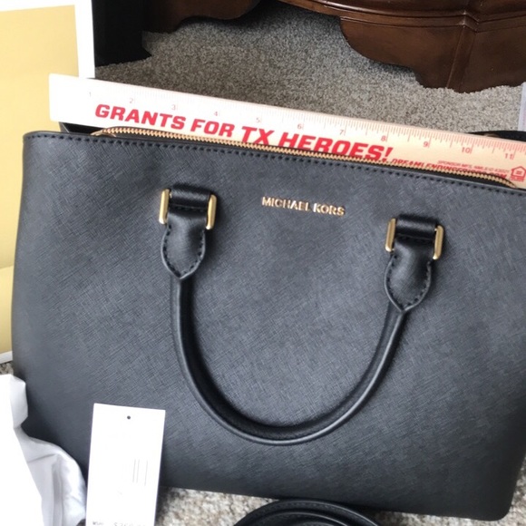 Michael Kors satchel - Picture 2 of 6